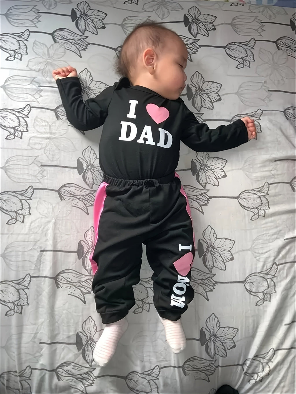 Baby Girl Bodysuit and Pants Set, I Love Mom and Dad Prints with Pink Side Stripes for Everyday Dressing