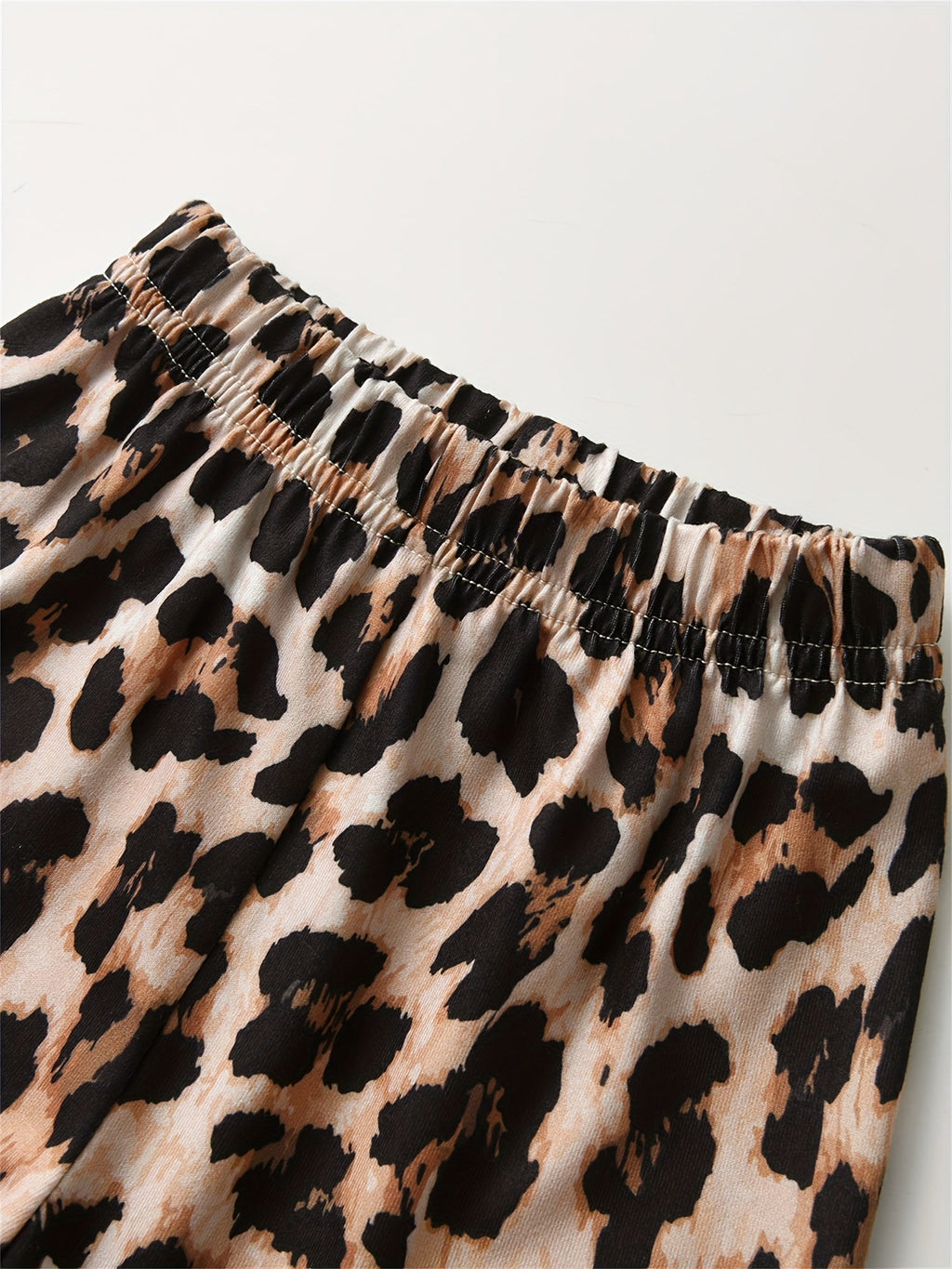 Baby Girls' Cat Print Outfit Set with a Long Sleeve Ruffle Tunic and Leopard Pants for Everyday Wear