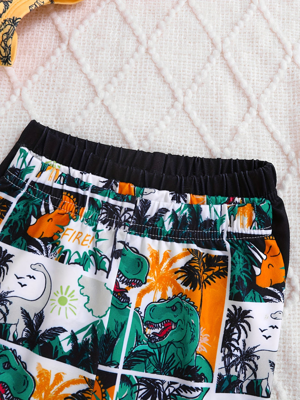 Baby Boys' Lion and Dinosaur Six-Piece Outfit Set of Long Sleeve Bodysuits, Pants and Matching Hats