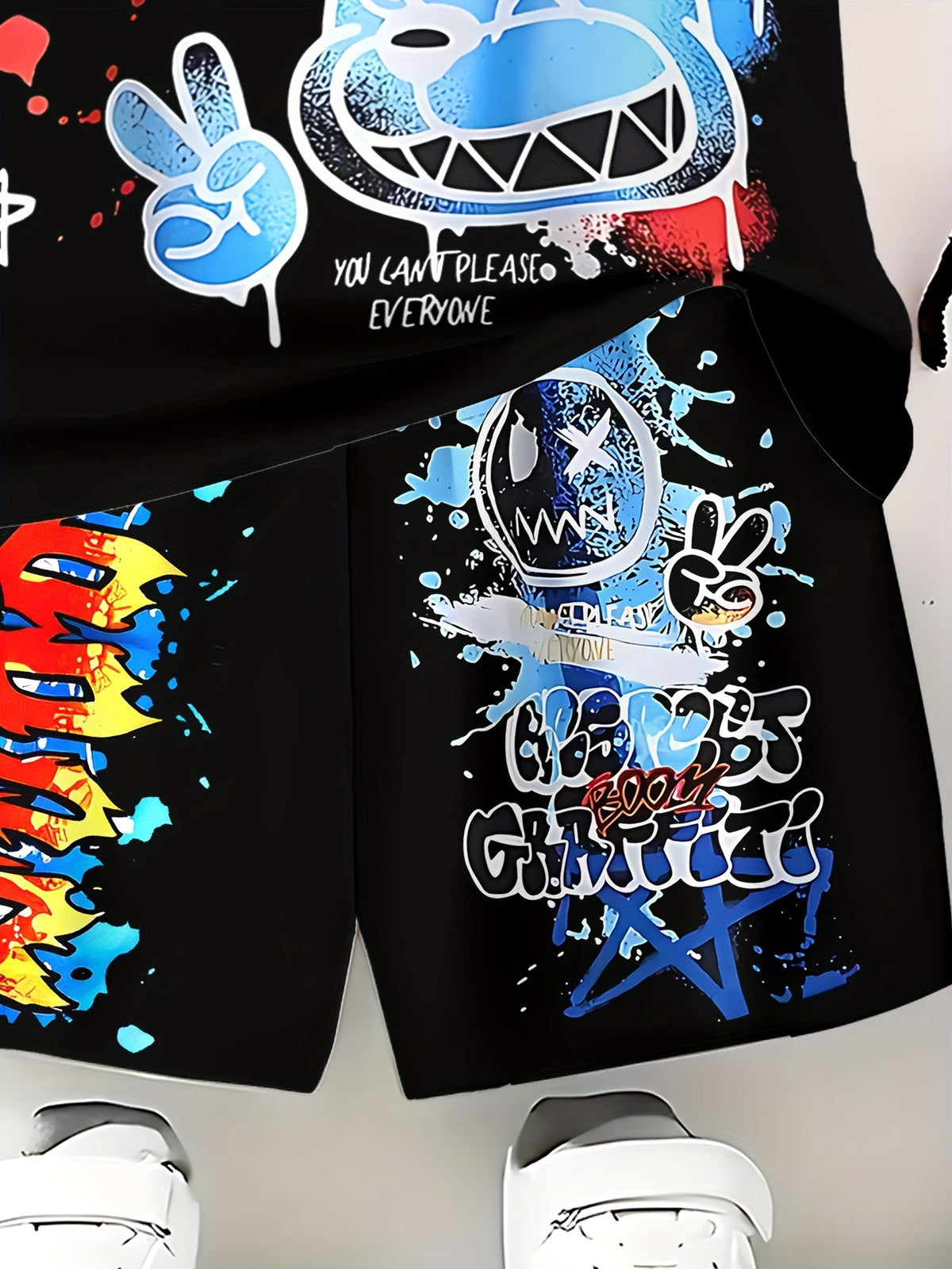 Boys' Black Graphic T-Shirt and Shorts Set with Colorful Graffiti Bear Prints and a Short-Sleeve Crew Neck Top