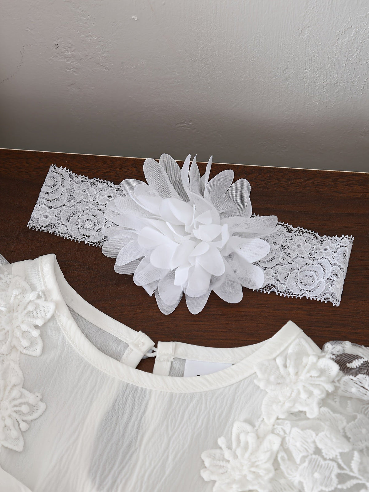 Baby Girls' White Lace Dress and Floral Headband Set for Family Occasions with Long Sleeves and a Front Bow