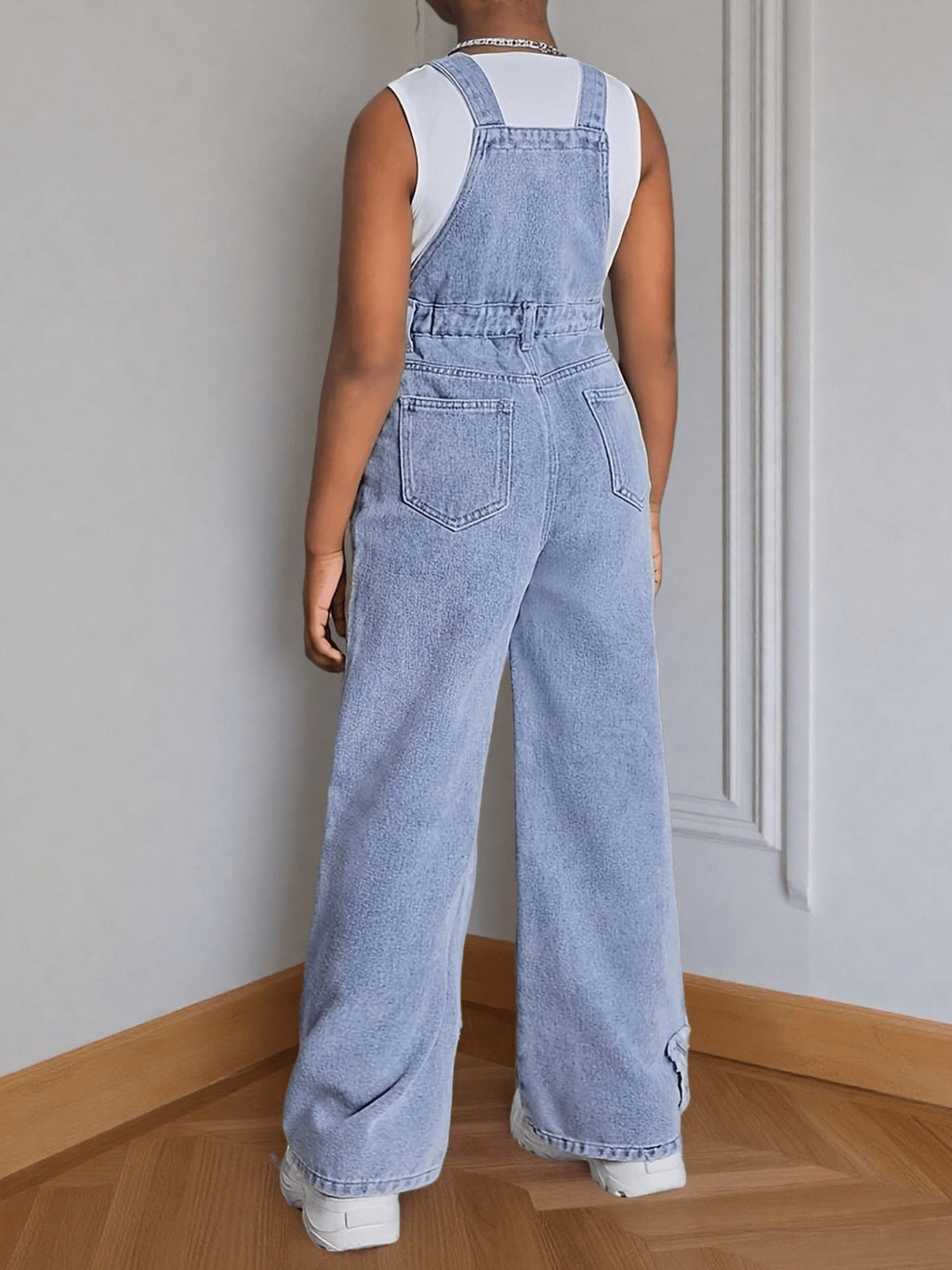 Girls' Star Patch Denim Overalls with Wide Legs and a Bib Pocket in Blue Washes for Casual Layering